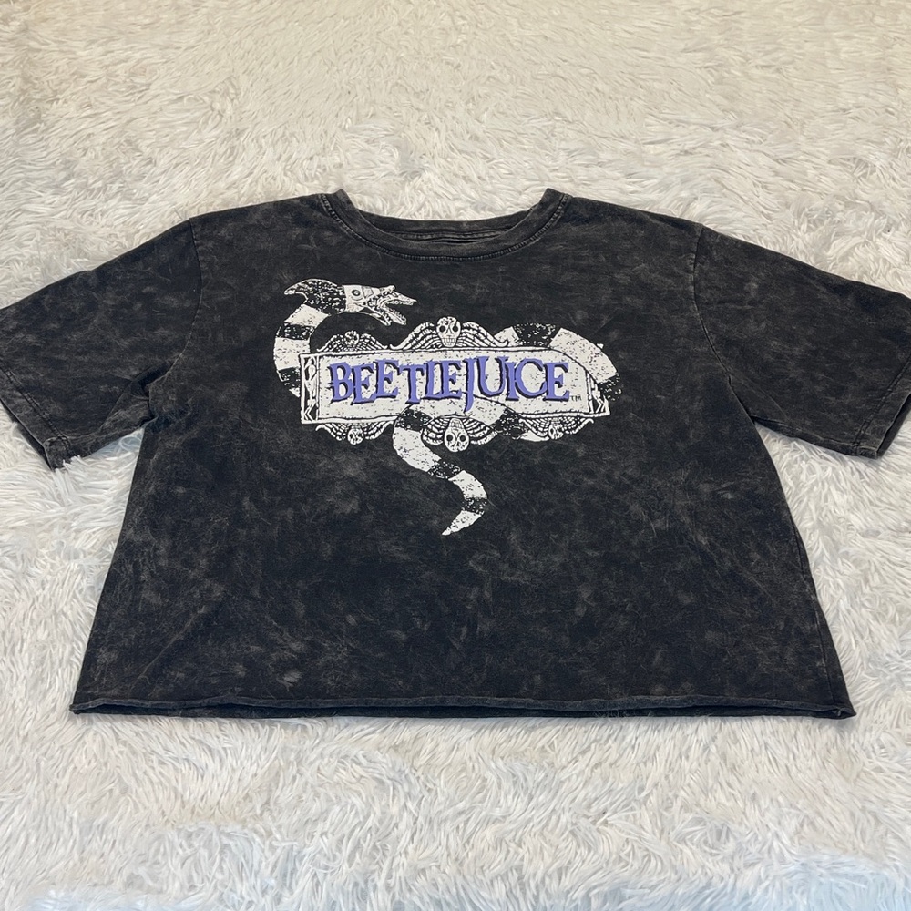 Beetlejuice Graphic Tee WOMENS SIZE Medium SHORT SLEEVE CROP TOP BLACK